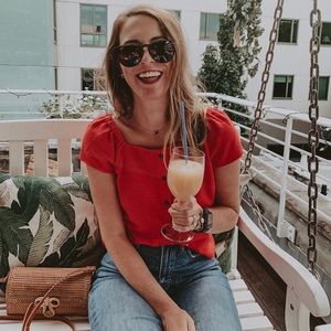 Meet your Posher, Caitlin